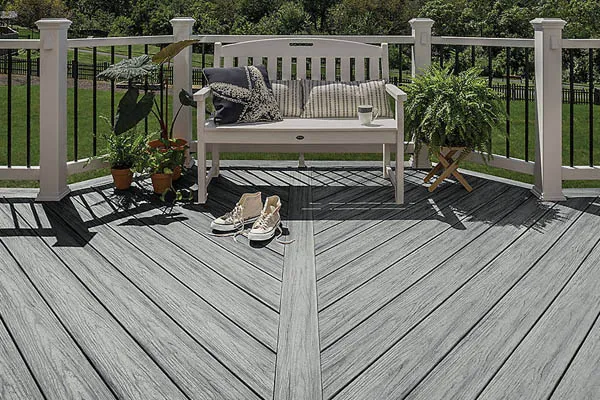 Trex Enhance Neutrals® in Foggy Wharf Trex Enhance Neutrals® in Foggy Wharf